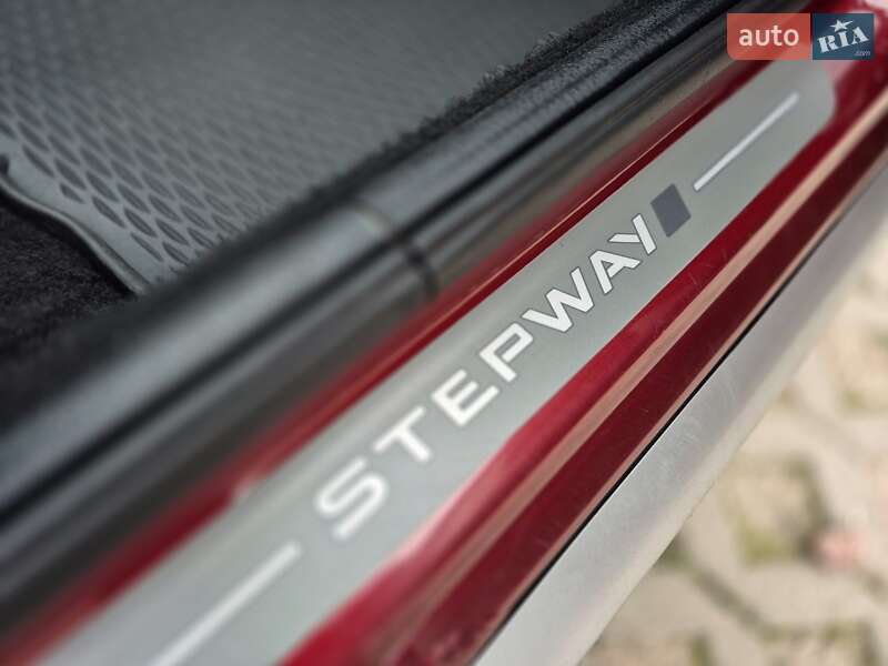 Внедорожник / Кроссовер Renault Sandero StepWay 2012 в Киеве