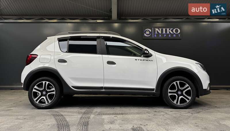 Хэтчбек Renault Sandero StepWay 2020 в Киеве