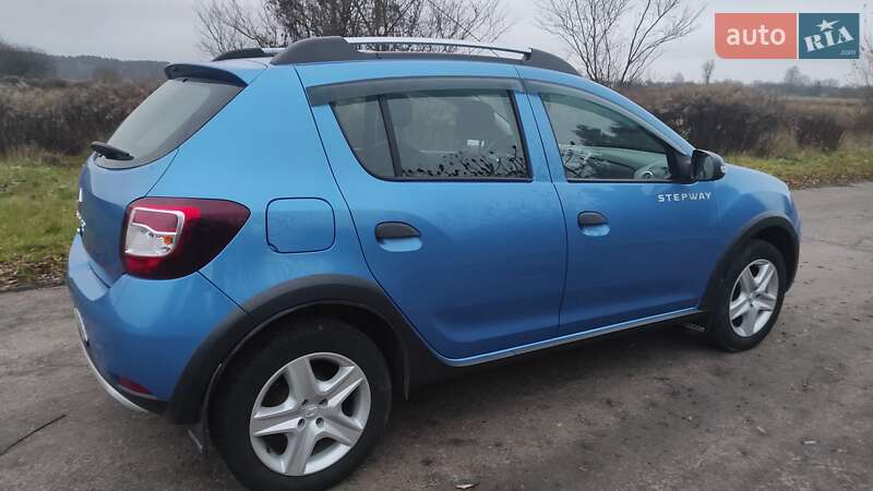 Позашляховик / Кросовер Renault Sandero StepWay 2013 в Шостці