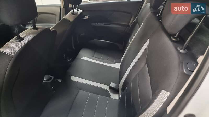 Хэтчбек Renault Sandero StepWay 2021 в Киеве