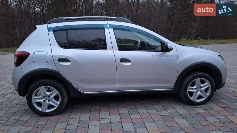 Хэтчбек Renault Sandero StepWay 2016 в Тернополе фото 6 Хэтчбек Renault Sandero StepWay 2016 в Тернополе