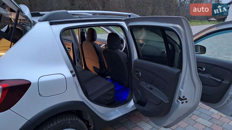 Хэтчбек Renault Sandero StepWay 2016 в Тернополе фото 18 Хэтчбек Renault Sandero StepWay 2016 в Тернополе