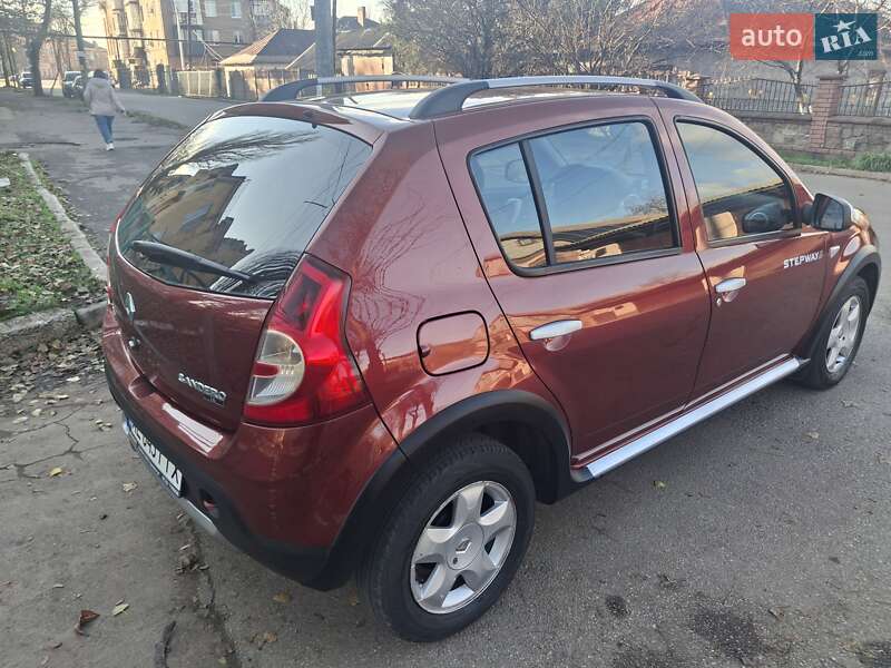 Внедорожник / Кроссовер Renault Sandero StepWay 2011 в Кривом Роге