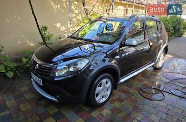 Позашляховик / Кросовер Renault Sandero StepWay 2011 в Ужгороді