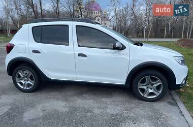 Хэтчбек Renault Sandero StepWay 2017 в Днепре