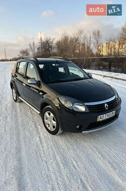 Внедорожник / Кроссовер Renault Sandero StepWay 2011 в Каменском