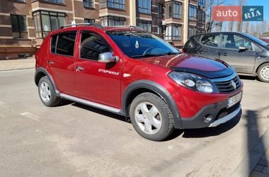 Позашляховик / Кросовер Renault Sandero StepWay 2011 в Чернігові