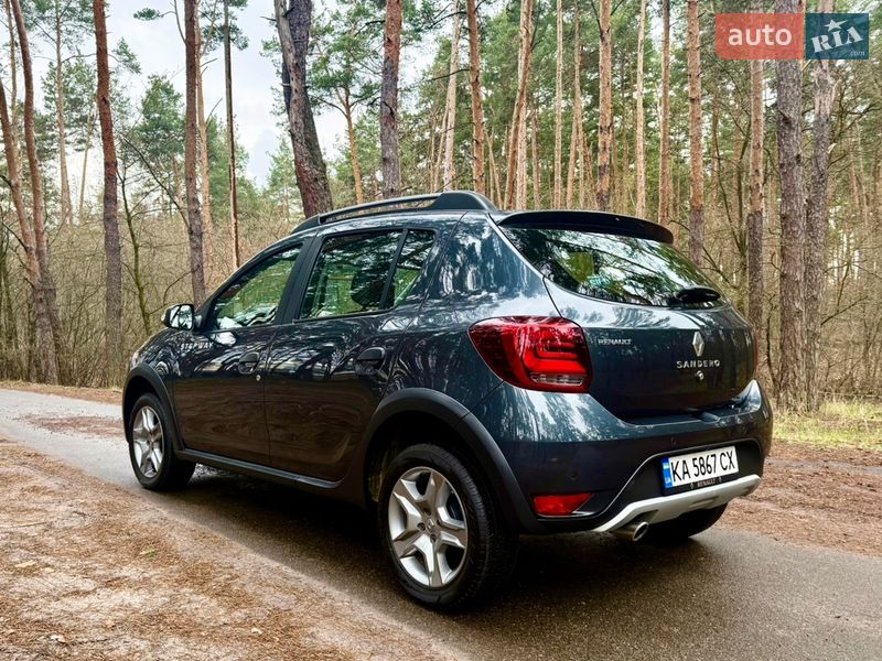 Хэтчбек Renault Sandero StepWay 2017 в Киеве