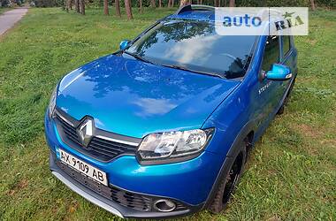 Хетчбек Renault Sandero 2015 в Миргороді