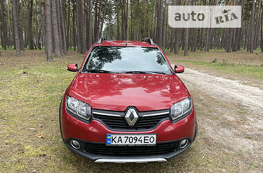 Внедорожник / Кроссовер Renault Sandero 2013 в Лебедине