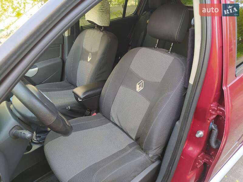 Хетчбек Renault Sandero 2012 в Краматорську