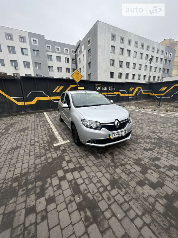 Хэтчбек Renault Sandero 2013 в Харькове