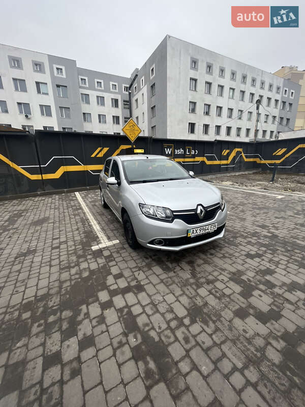 Хэтчбек Renault Sandero 2013 в Харькове