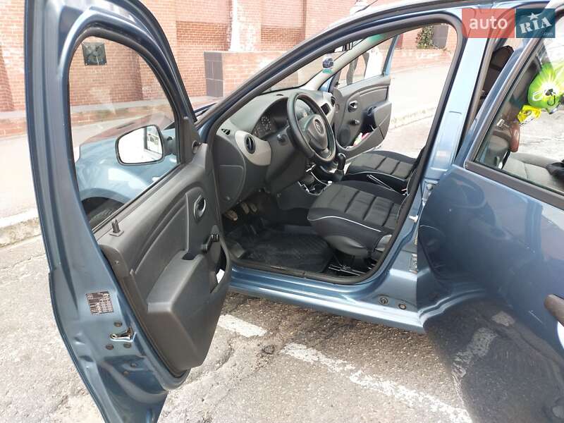 Хэтчбек Renault Sandero 2010 в Одессе