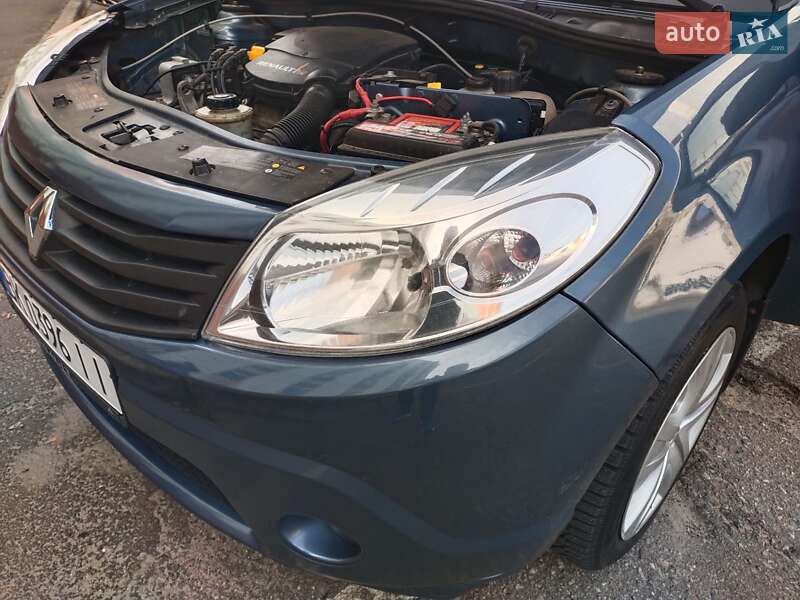 Хэтчбек Renault Sandero 2010 в Одессе