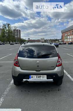 Хэтчбек Renault Sandero 2012 в Киеве