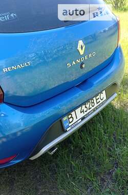 Хэтчбек Renault Sandero 2016 в Лубнах