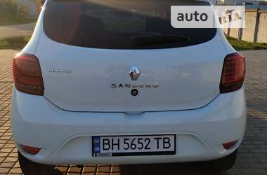 Хэтчбек Renault Sandero 2017 в Раздельной