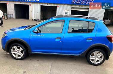 Хэтчбек Renault Sandero 2016 в 