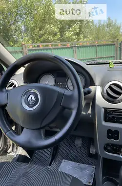 Renault Sandero 2010
