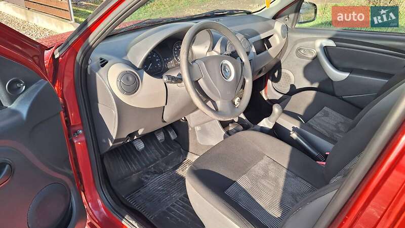 Хэтчбек Renault Sandero 2010 в Каменец-Подольском