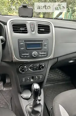 Renault Sandero 2015