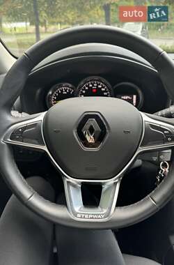 Хэтчбек Renault Sandero 2021 в 