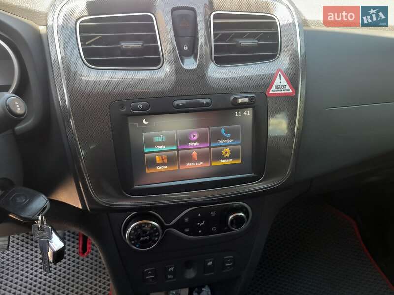 Хэтчбек Renault Sandero 2017 в Покровском