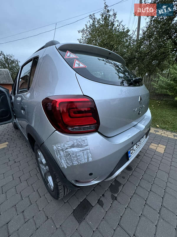 Хэтчбек Renault Sandero 2021 в Львове