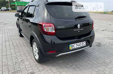 Позашляховик / Кросовер Renault Sandero 2013 в Радивиліві