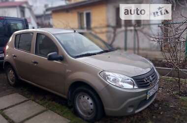 Хэтчбек Renault Sandero 2011 в Ивано-Франковске