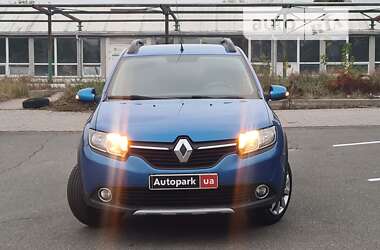 Хэтчбек Renault Sandero 2016 в Киеве