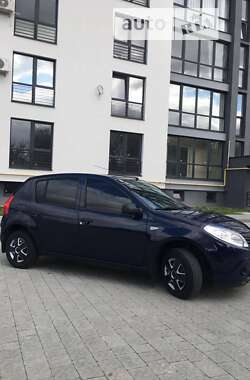 Хетчбек Renault Sandero 2010 в Львові