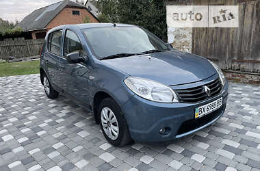 Хетчбек Renault Sandero 2010 в Лубнах