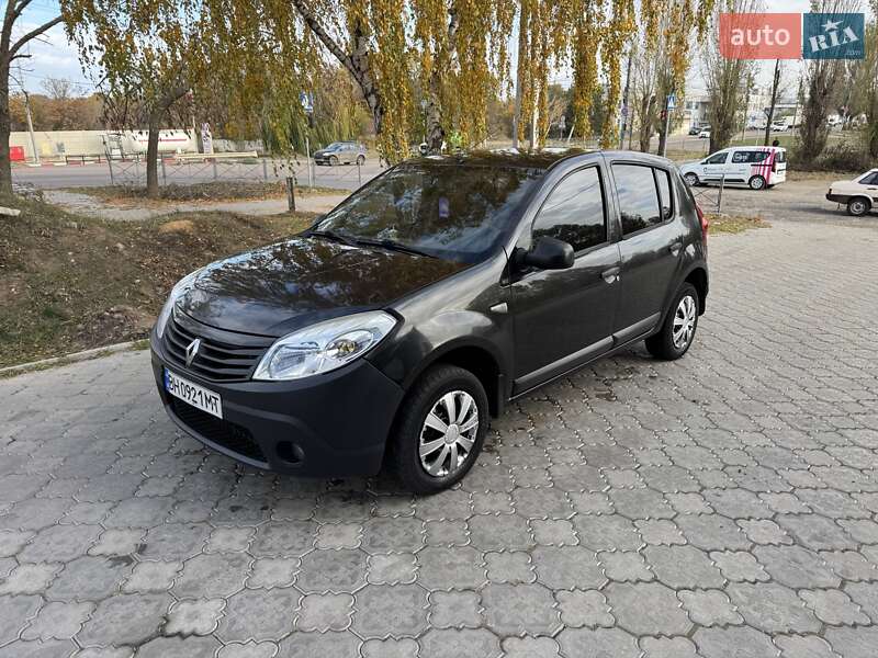 Renault Sandero 2010