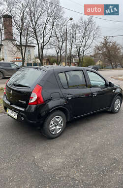 Хэтчбек Renault Sandero 2012 в Сумах