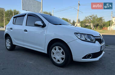 Хетчбек Renault Sandero 2013 в Дніпрі