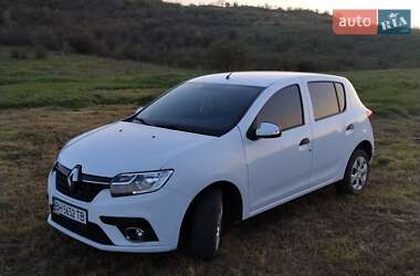 Хэтчбек Renault Sandero 2017 в Раздельной