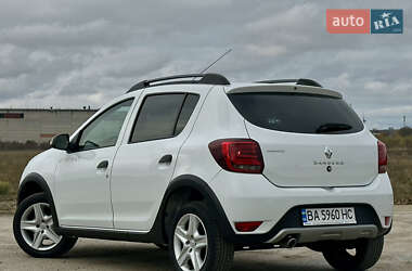 Хетчбек Renault Sandero 2018 в 