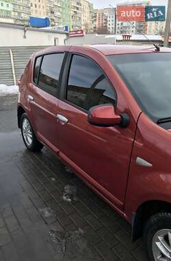 Хэтчбек Renault Sandero 2009 в Черновцах