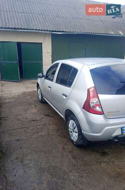 Хэтчбек Renault Sandero 2010 в Ивано-Франковске