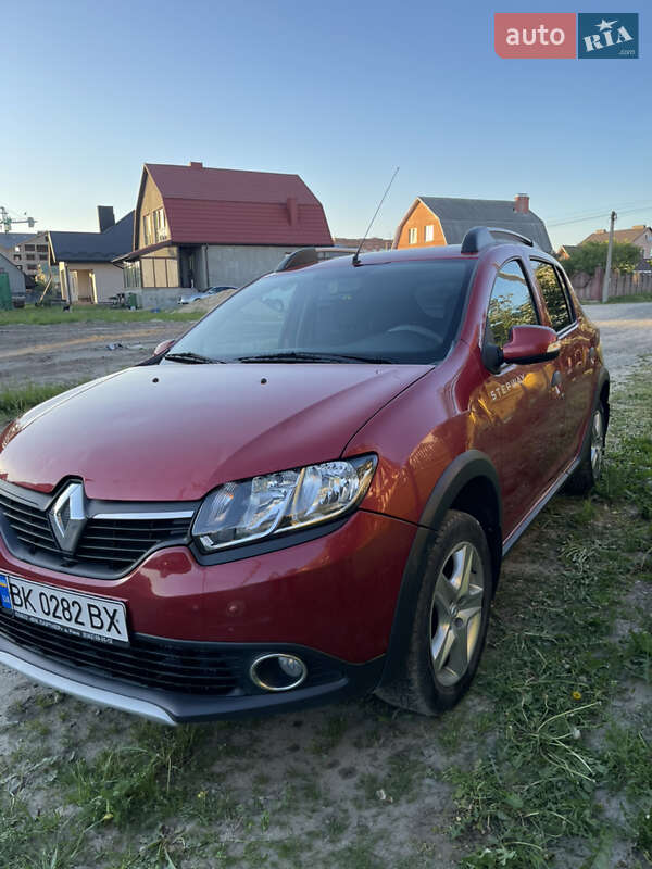 Хэтчбек Renault Sandero 2014 в Ровно