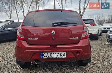 Хэтчбек Renault Sandero 2011 в Смеле