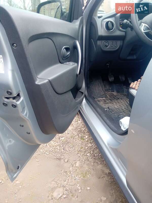 Хэтчбек Renault Sandero 2021 в Киеве