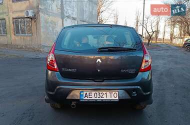 Хэтчбек Renault Sandero 2011 в Першотравенске