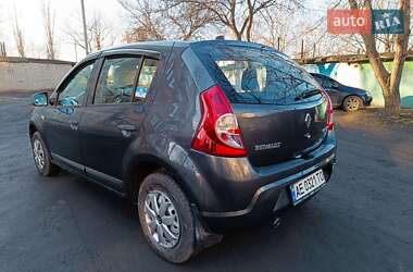 Хэтчбек Renault Sandero 2011 в Першотравенске