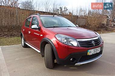 Хетчбек Renault Sandero 2011 в Ірпені