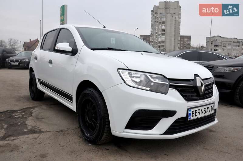 Хэтчбек Renault Sandero 2016 в Львове