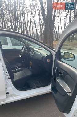 Хэтчбек Renault Sandero 2019 в 