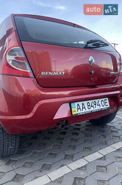 Хэтчбек Renault Sandero 2012 в Киеве